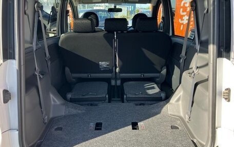 Toyota Sienta I, 2012 год, 840 000 рублей, 15 фотография