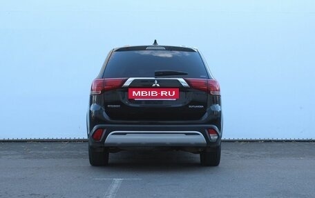 Mitsubishi Outlander III рестайлинг 3, 2019 год, 2 550 000 рублей, 6 фотография