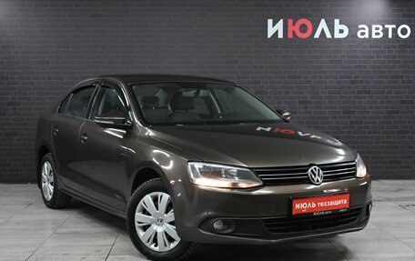 Volkswagen Jetta VI, 2013 год, 990 000 рублей, 3 фотография