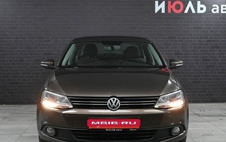 Volkswagen Jetta VI, 2013 год, 990 000 рублей, 2 фотография