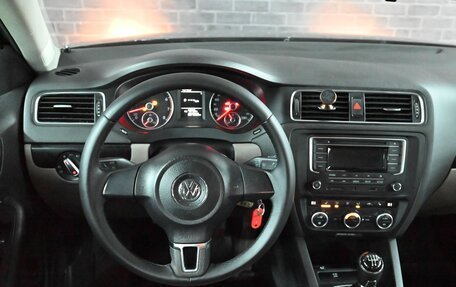 Volkswagen Jetta VI, 2013 год, 990 000 рублей, 13 фотография