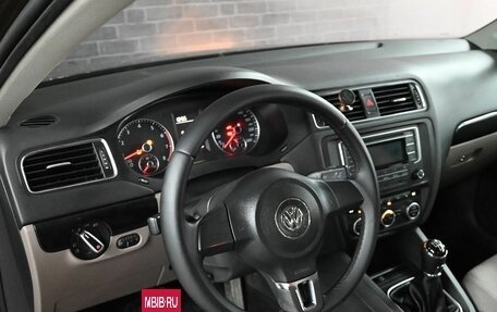 Volkswagen Jetta VI, 2013 год, 990 000 рублей, 11 фотография