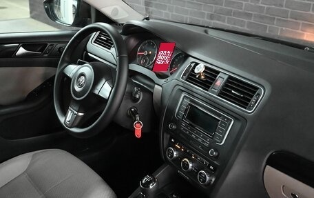 Volkswagen Jetta VI, 2013 год, 990 000 рублей, 14 фотография