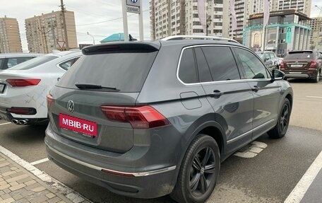 Volkswagen Tiguan II, 2021 год, 3 250 000 рублей, 3 фотография