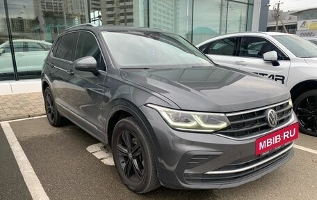 Volkswagen Tiguan II, 2021 год, 3 250 000 рублей, 2 фотография