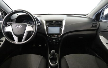 Hyundai Solaris II рестайлинг, 2013 год, 930 000 рублей, 15 фотография