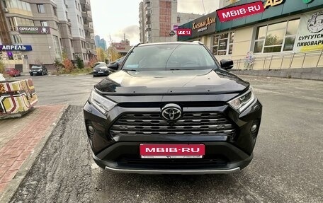 Toyota RAV4, 2021 год, 3 800 000 рублей, 1 фотография