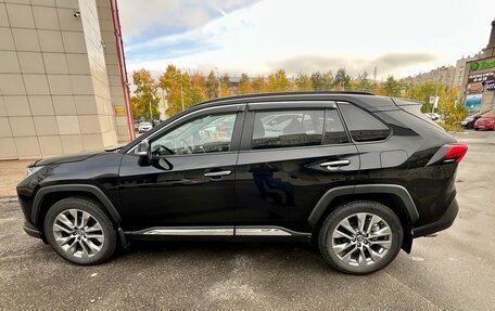 Toyota RAV4, 2021 год, 3 800 000 рублей, 8 фотография