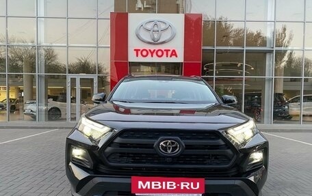 Toyota RAV4, 2024 год, 4 900 000 рублей, 2 фотография