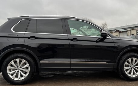 Volkswagen Tiguan II, 2018 год, 1 780 000 рублей, 2 фотография