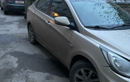 Hyundai Solaris II рестайлинг, 2012 год, 850 000 рублей, 4 фотография