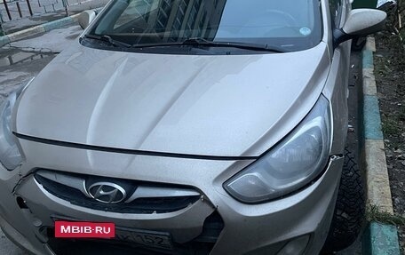 Hyundai Solaris II рестайлинг, 2012 год, 850 000 рублей, 3 фотография