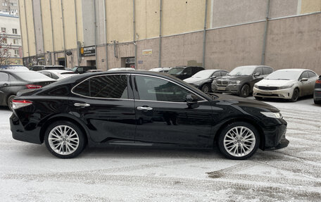 Toyota Camry, 2018 год, 2 850 000 рублей, 7 фотография