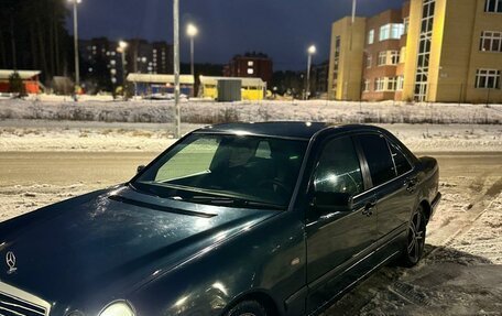 Mercedes-Benz E-Класс, 1996 год, 400 000 рублей, 2 фотография