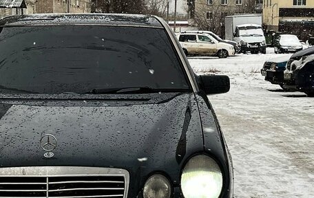 Mercedes-Benz E-Класс, 1996 год, 400 000 рублей, 21 фотография