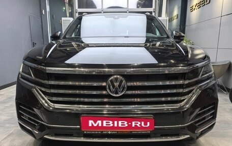 Volkswagen Touareg III, 2018 год, 4 659 000 рублей, 2 фотография