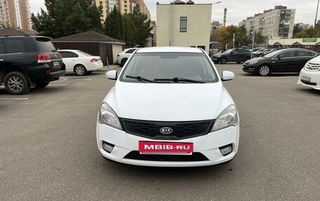 KIA cee'd I рестайлинг, 2010 год, 850 000 рублей, 3 фотография