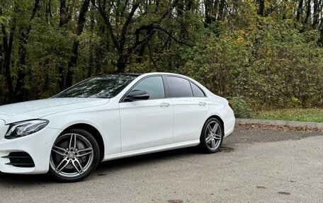 Mercedes-Benz E-Класс, 2017 год, 3 600 000 рублей, 5 фотография