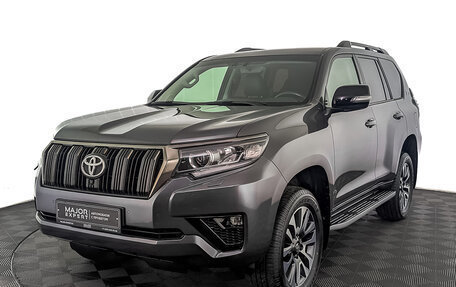 Toyota Land Cruiser Prado 150 рестайлинг 2, 2023 год, 9 985 600 рублей, 1 фотография