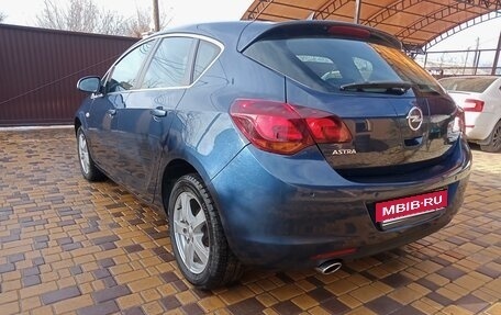 Opel Astra J, 2011 год, 785 000 рублей, 6 фотография