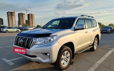 Toyota Land Cruiser Prado 150 рестайлинг 2, 2020 год, 5 250 000 рублей, 3 фотография