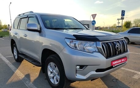 Toyota Land Cruiser Prado 150 рестайлинг 2, 2020 год, 5 250 000 рублей, 13 фотография