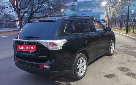 Mitsubishi Outlander III рестайлинг 3, 2013 год, 1 780 000 рублей, 3 фотография