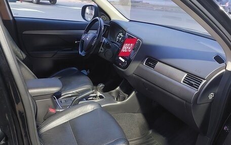 Mitsubishi Outlander III рестайлинг 3, 2013 год, 1 780 000 рублей, 6 фотография