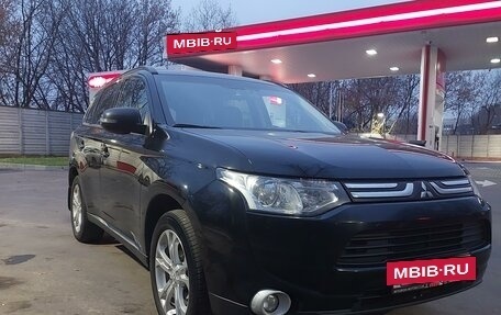 Mitsubishi Outlander III рестайлинг 3, 2013 год, 1 780 000 рублей, 7 фотография