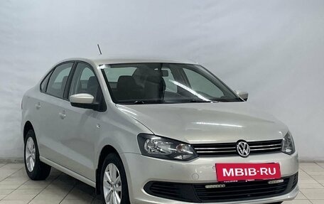 Volkswagen Polo VI (EU Market), 2013 год, 870 000 рублей, 2 фотография