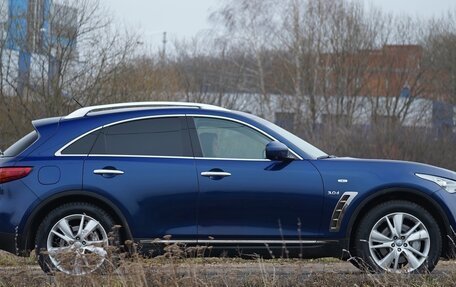 Infiniti QX70, 2016 год, 3 000 000 рублей, 9 фотография