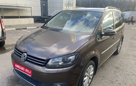 Volkswagen Touran III, 2011 год, 1 199 000 рублей, 1 фотография