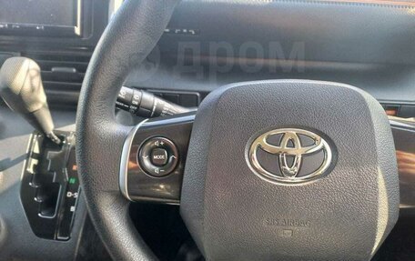 Toyota Sienta II, 2019 год, 1 624 000 рублей, 8 фотография