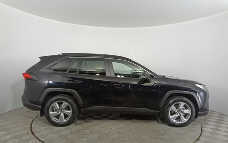 Toyota RAV4, 2021 год, 4 550 000 рублей, 8 фотография