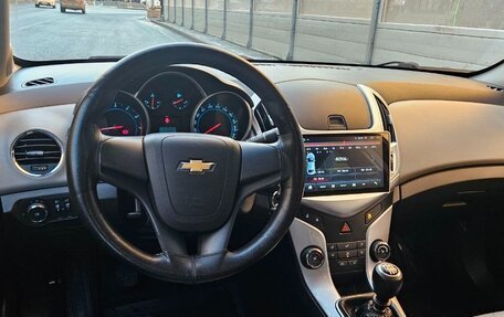 Chevrolet Cruze II, 2013 год, 700 000 рублей, 6 фотография