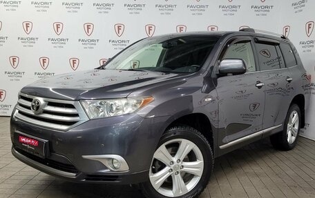 Toyota Highlander III, 2013 год, 2 250 000 рублей, 1 фотография