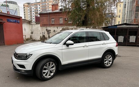 Volkswagen Tiguan II, 2017 год, 2 800 000 рублей, 6 фотография