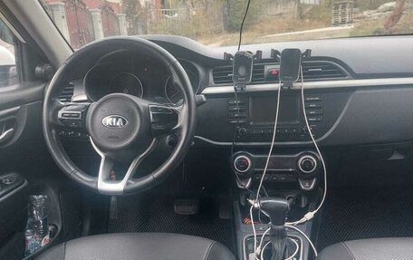 KIA Rio IV, 2018 год, 1 360 000 рублей, 2 фотография