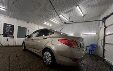 Hyundai Solaris II рестайлинг, 2011 год, 900 000 рублей, 5 фотография