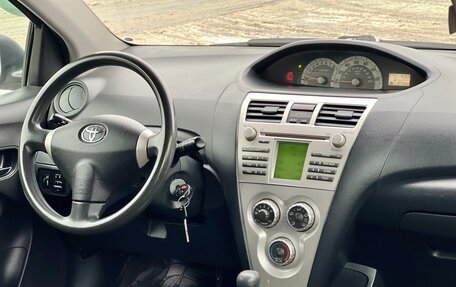 Toyota Yaris III рестайлинг, 2008 год, 645 000 рублей, 26 фотография