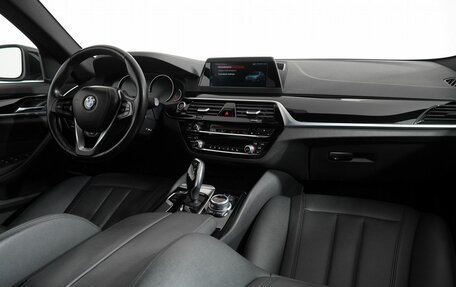 BMW 5 серия, 2017 год, 3 199 000 рублей, 14 фотография