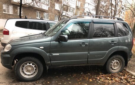 Chevrolet Niva I рестайлинг, 2011 год, 650 000 рублей, 2 фотография