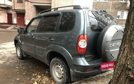 Chevrolet Niva I рестайлинг, 2011 год, 650 000 рублей, 3 фотография