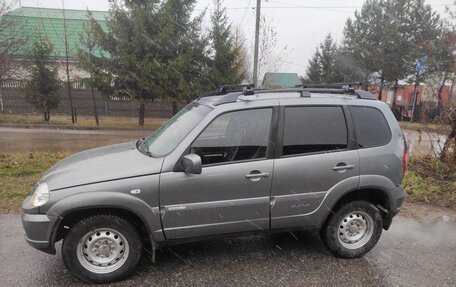 Chevrolet Niva I рестайлинг, 2011 год, 270 000 рублей, 2 фотография