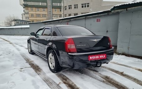 Chrysler 300C II, 2006 год, 1 500 000 рублей, 12 фотография