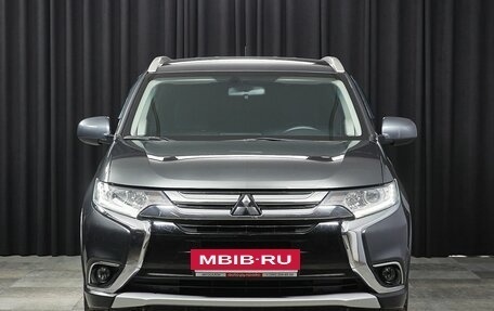 Mitsubishi Outlander III рестайлинг 3, 2015 год, 1 890 000 рублей, 2 фотография