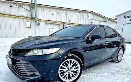 Toyota Camry, 2018 год, 2 950 000 рублей, 8 фотография