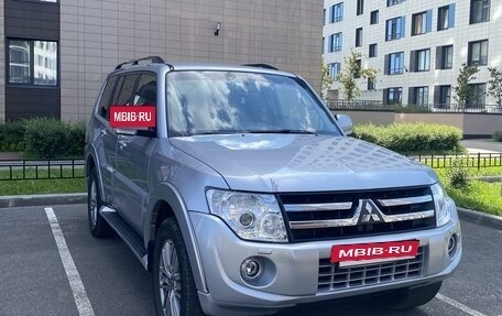 Mitsubishi Pajero IV, 2011 год, 2 470 000 рублей, 2 фотография