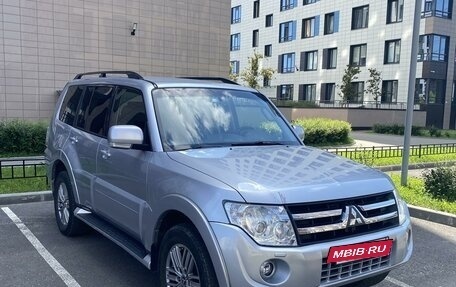 Mitsubishi Pajero IV, 2011 год, 2 470 000 рублей, 10 фотография