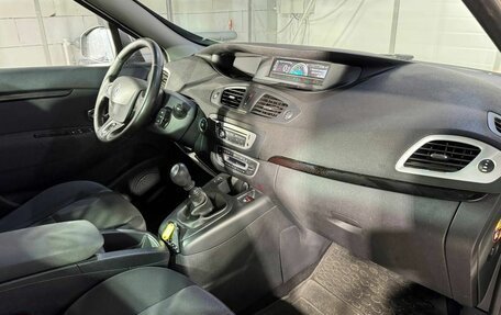 Renault Scenic III, 2013 год, 949 000 рублей, 12 фотография